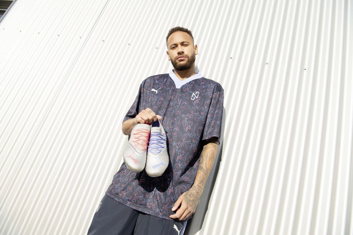 post card Blogs de futebol - Loja online Futbol Emotion Portugal - As novas chuteiras de Neymar JR Future Z 1.4 RARE -1.webp